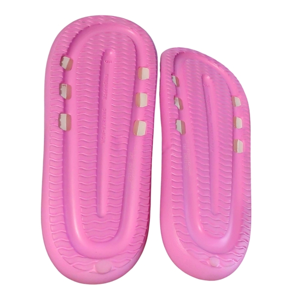 Hello Kitty By Sanrio Pink Women's Slides Sandals Size 9 NWT - Picture 2 of 4